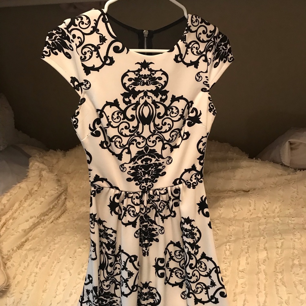 Patterned semi dress